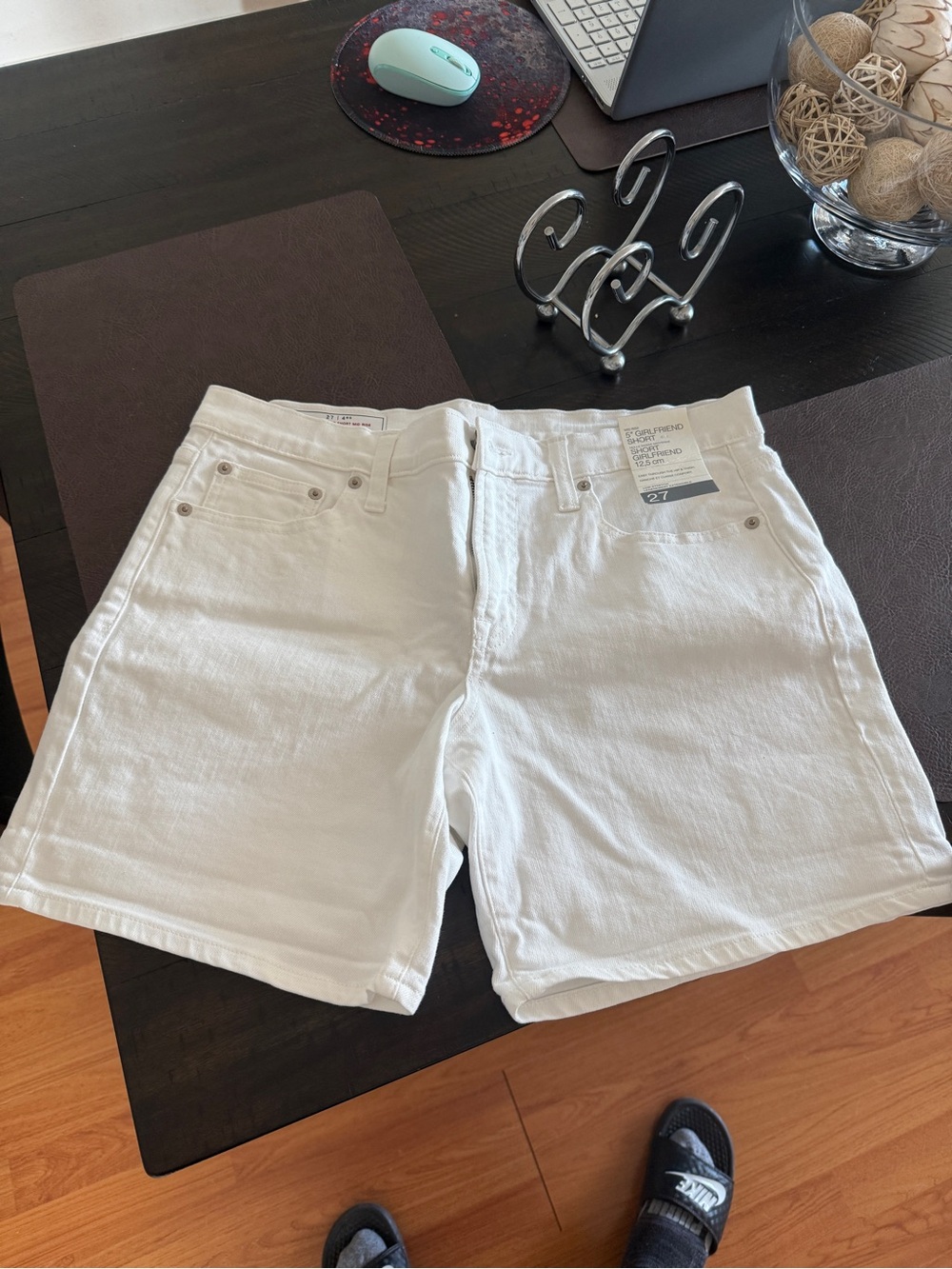 Women's GAP White Mid-Rise 5” Shorts